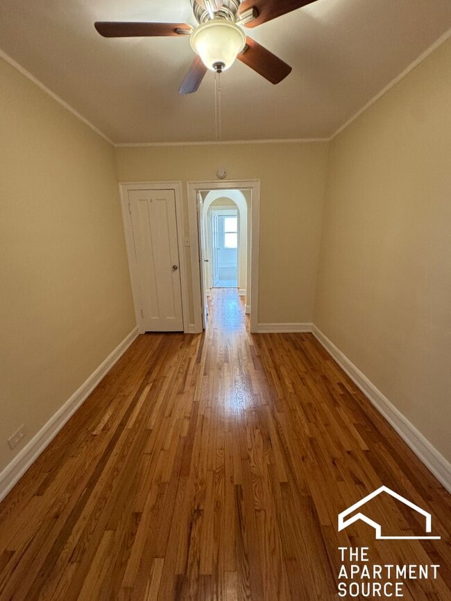 Building Photo - 6214 N Mozart St