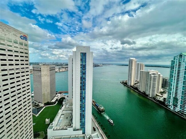 Building Photo - 300 S Biscayne Blvd