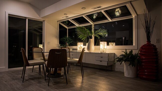 Building Photo - 16 N Stonington Rd