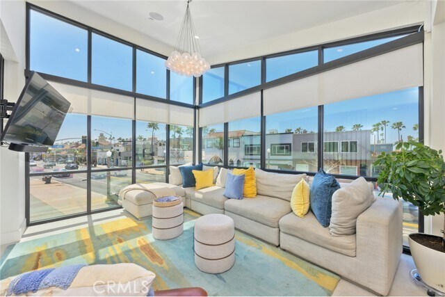 Primary Photo - 500 E Balboa Blvd