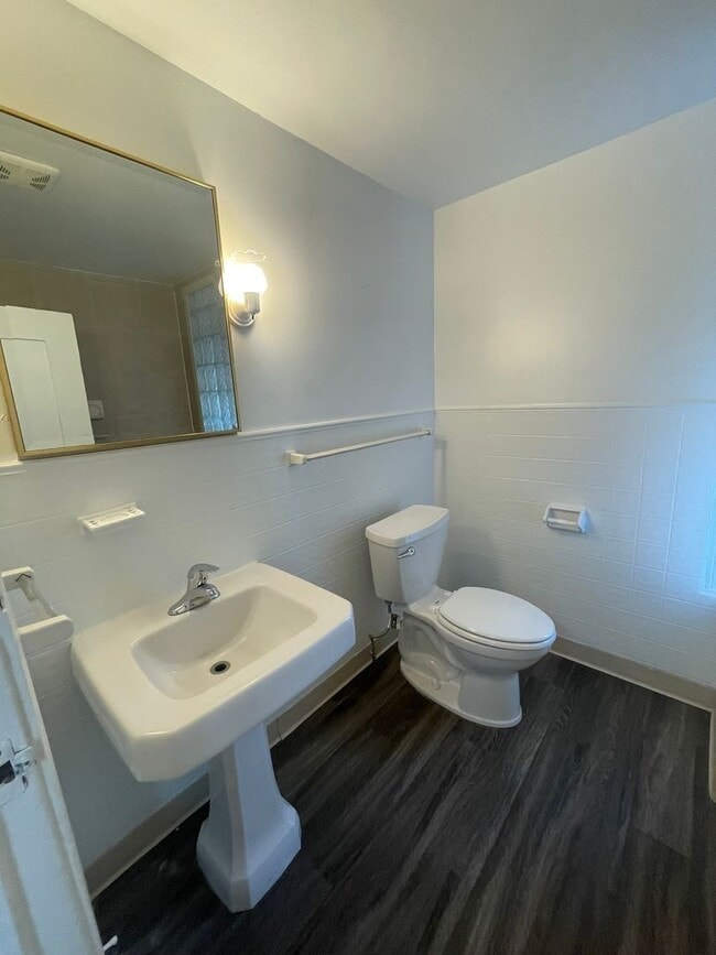 Building Photo - Spacious 5-Bedroom Home Near EMU