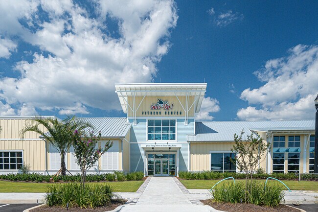 Building Photo - 9511 Paradise Dr