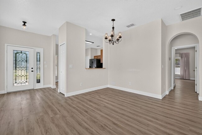 Building Photo - 3/2 Home on a Cul-de-Sac with Beautiful Yard!