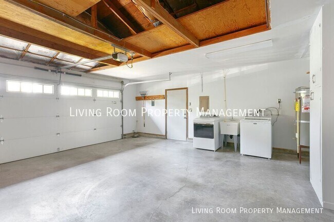 Building Photo - 4816 SE 36th Ave