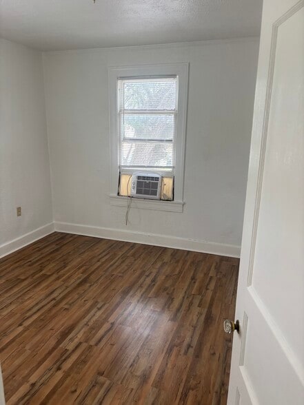 Building Photo - 2618 North Blvd