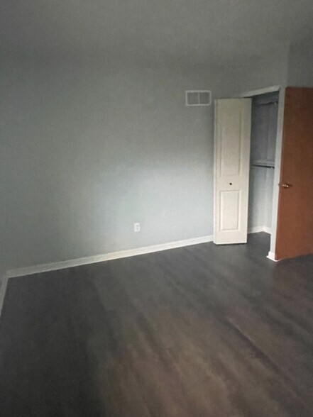 Building Photo - 22 Fitzwatertown Rd