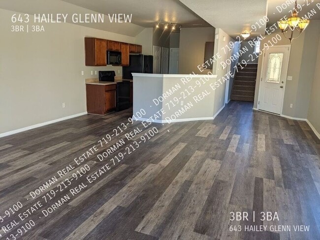 Building Photo - 643 Hailey Glenn View