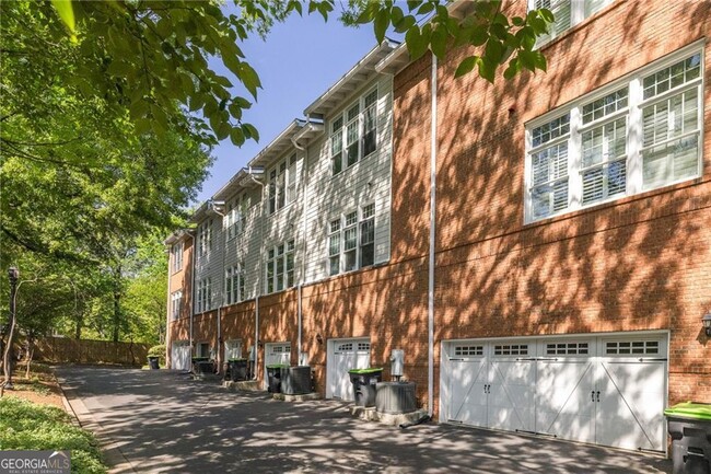Building Photo - 1258 DeKalb Ave NE