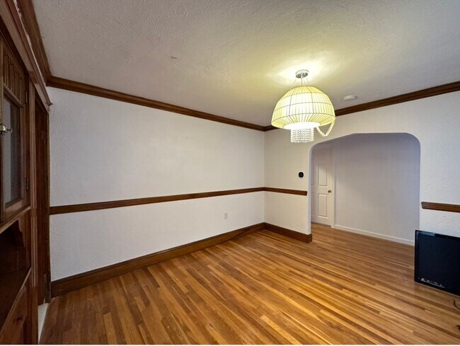 Building Photo - 101 Colborne Rd
