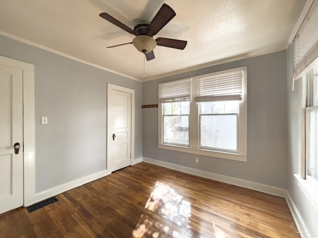 Building Photo - 10 N F St