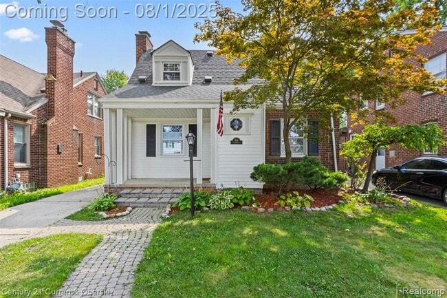 Building Photo - 916 N Melborn St