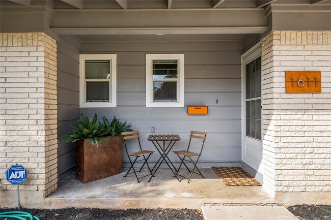 Building Photo - 1611 Ashberry Dr