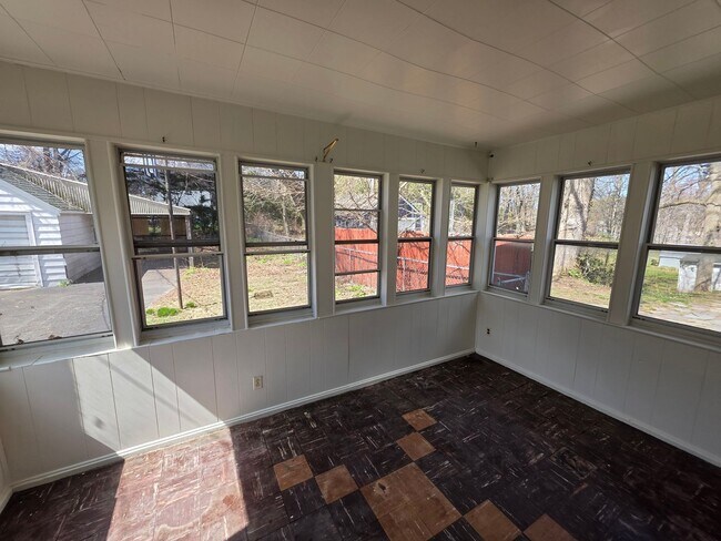 Building Photo - Cute 3 Bedroom Single Family Available Soon Greece Schools