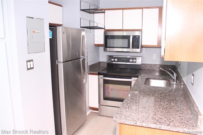 Building Photo - 150 Bird Ave