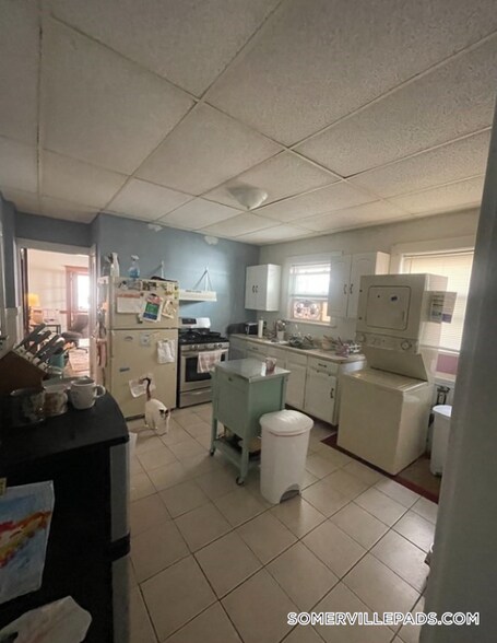 Building Photo - 63 Pinckney St