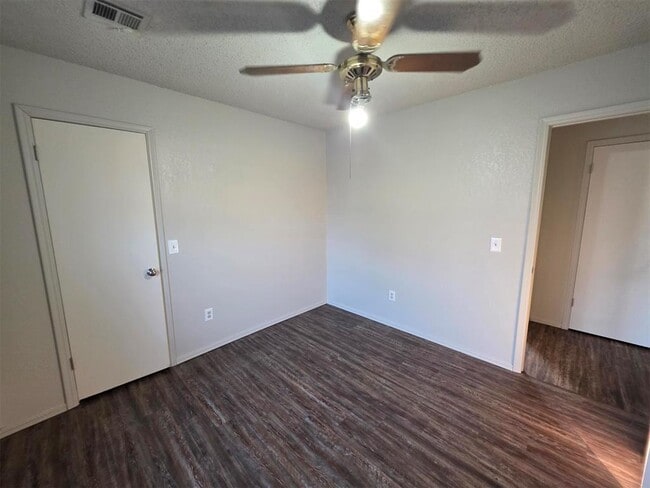 Building Photo - 47 Echo Ln