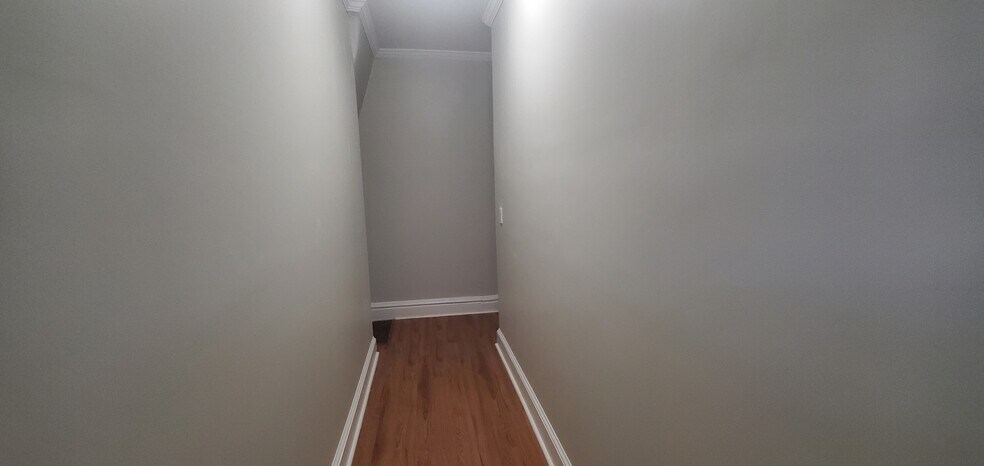 Building Photo - 641 Ferry St