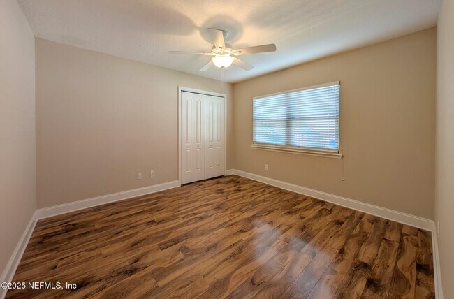 Building Photo - 128 Summer Tree Ct