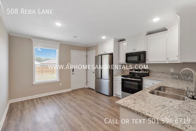 Building Photo - 508 Reba Ln