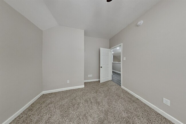 Building Photo - 7806 Autumn Hollow Ln