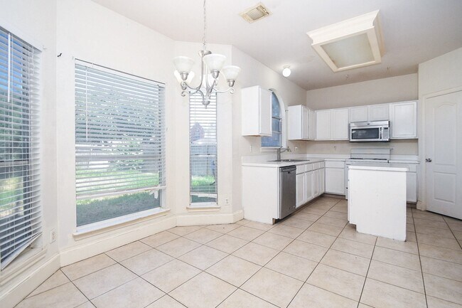 Building Photo - 5214 Mountain Forest Dr