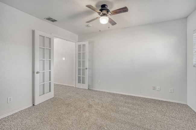 Building Photo - Charming & Spacious 4 Bedroom 2 and Half bath Home with Open Living, Modern Updates, and Private ...