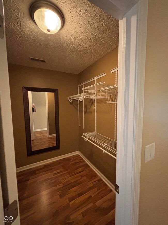 Building Photo - 10248 Stillwell Dr