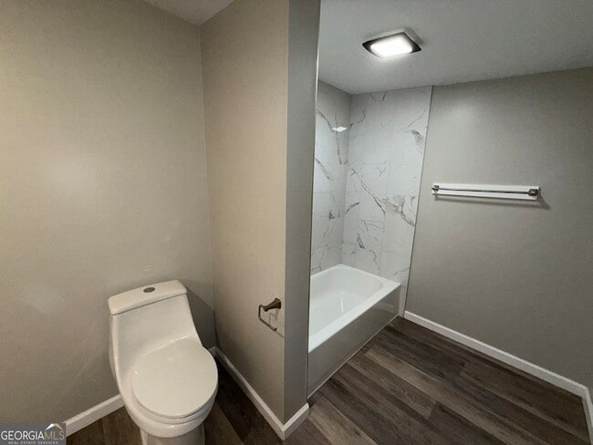 Building Photo - 30 E Kimble St