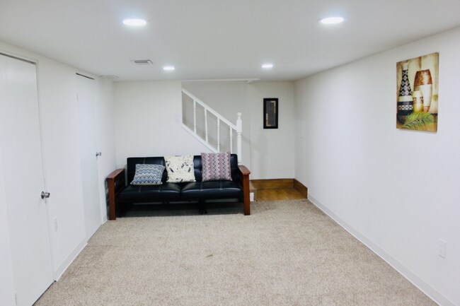 Building Photo - 33615 Viceroy Dr