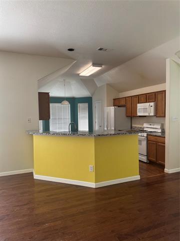 Building Photo - 6711 Kinross Dr