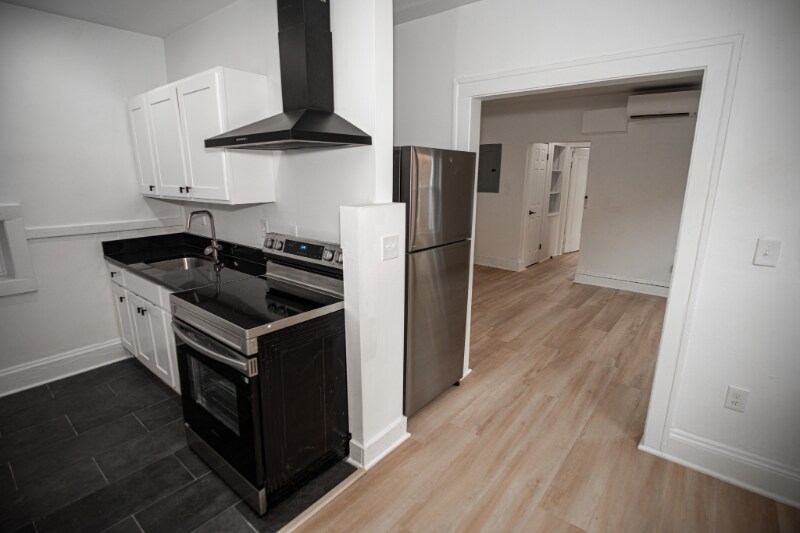 Building Photo - 1388 W 83rd St