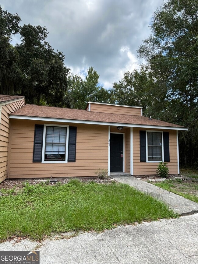 Building Photo - 207 Admiral's Walk Dr