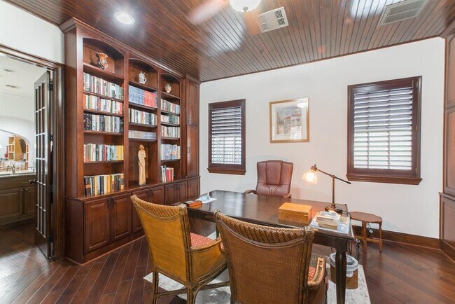 Building Photo - 6 W Monteagle Cir