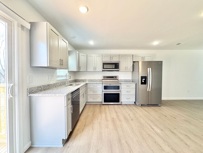 Building Photo - 3 Bedroom New Construction Home!