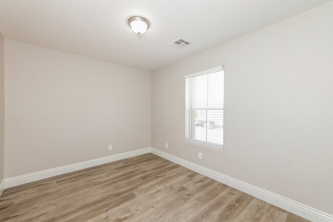 Building Photo - 7450 Easingwold Dr