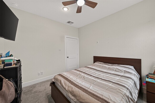 Building Photo - 7803 Swooping Swallow Ln