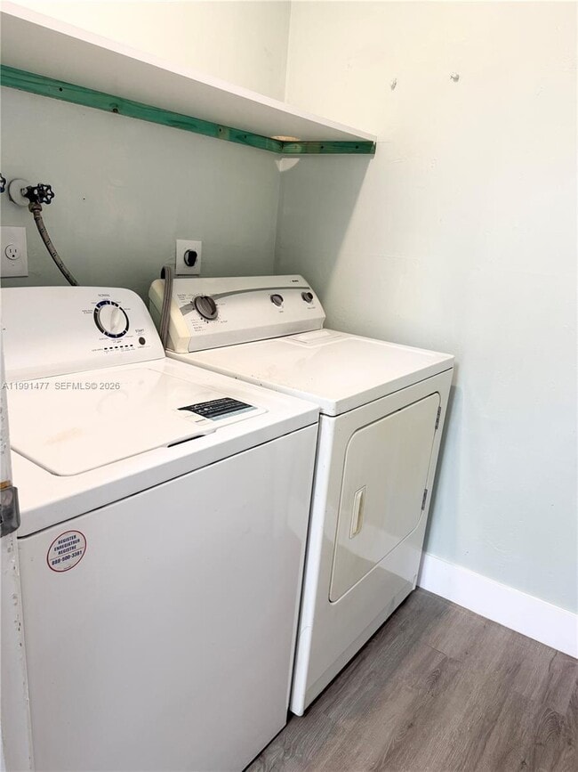 Building Photo - 804 SW 73rd Ave