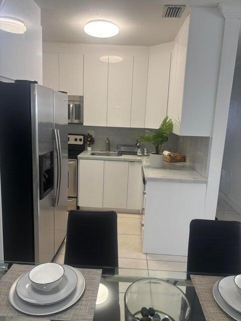 Building Photo - 299 SW 7th St