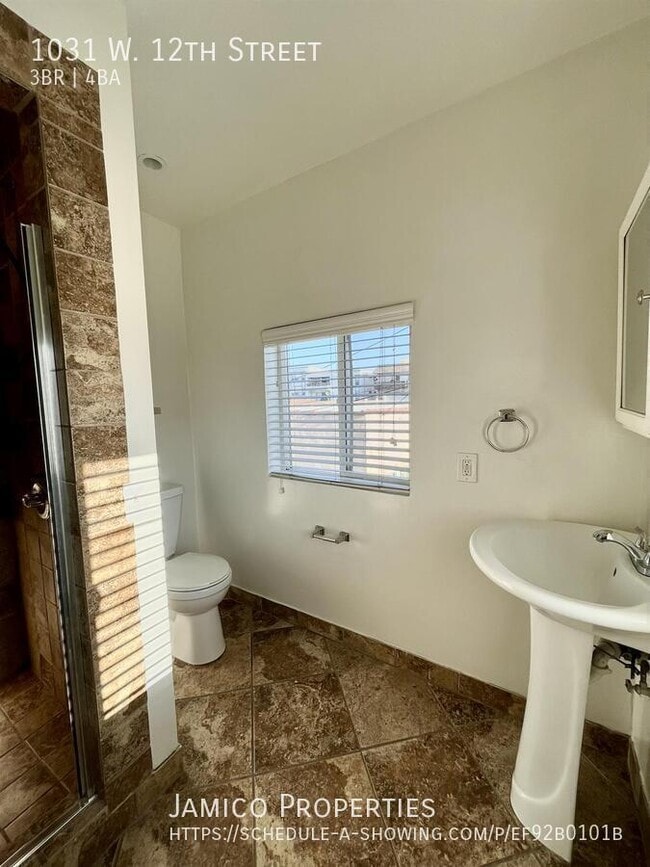 Building Photo - 1031 W 12th St