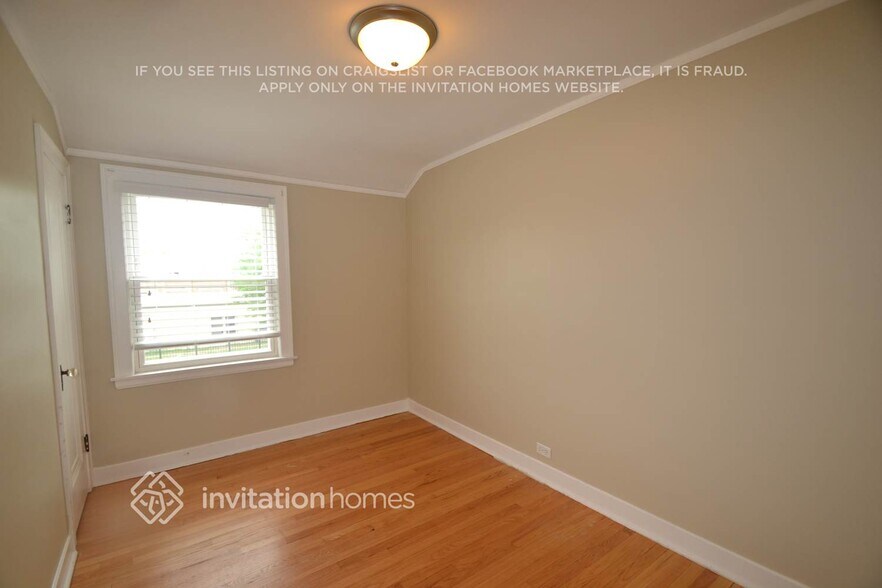 Building Photo - 2904 N McVicker Ave