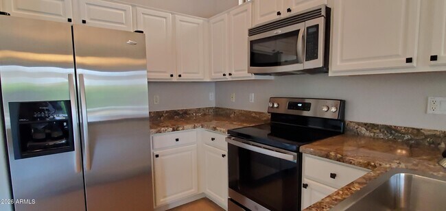 Building Photo - 4117 W Menadota Dr