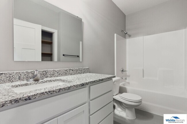 Building Photo - 1012-1012 W 55th St S