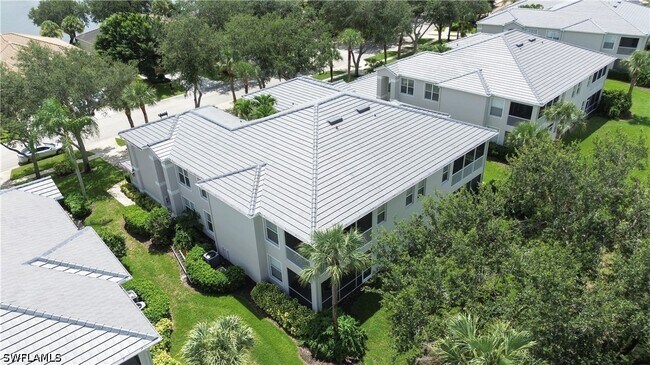 Building Photo - 1937 Crestview Way