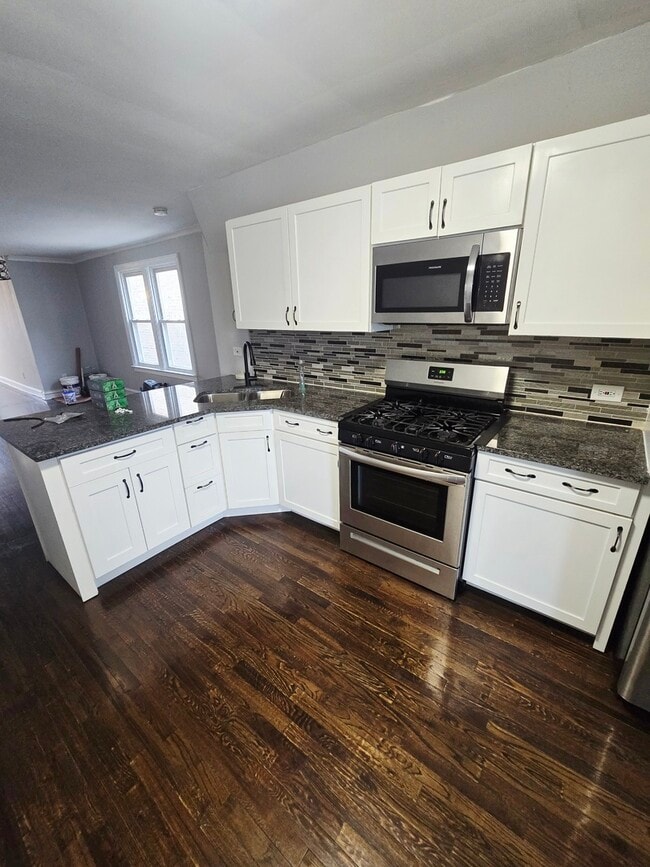 Building Photo - 4819 W George St