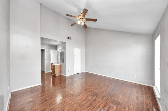 Building Photo - 12667 Windsor Village Dr
