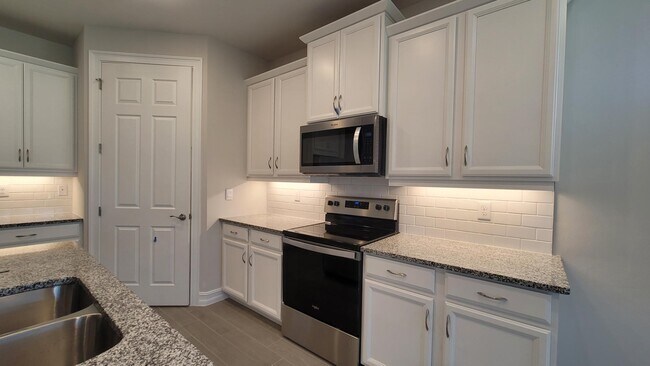 Building Photo - 3930 SW 16th Pl