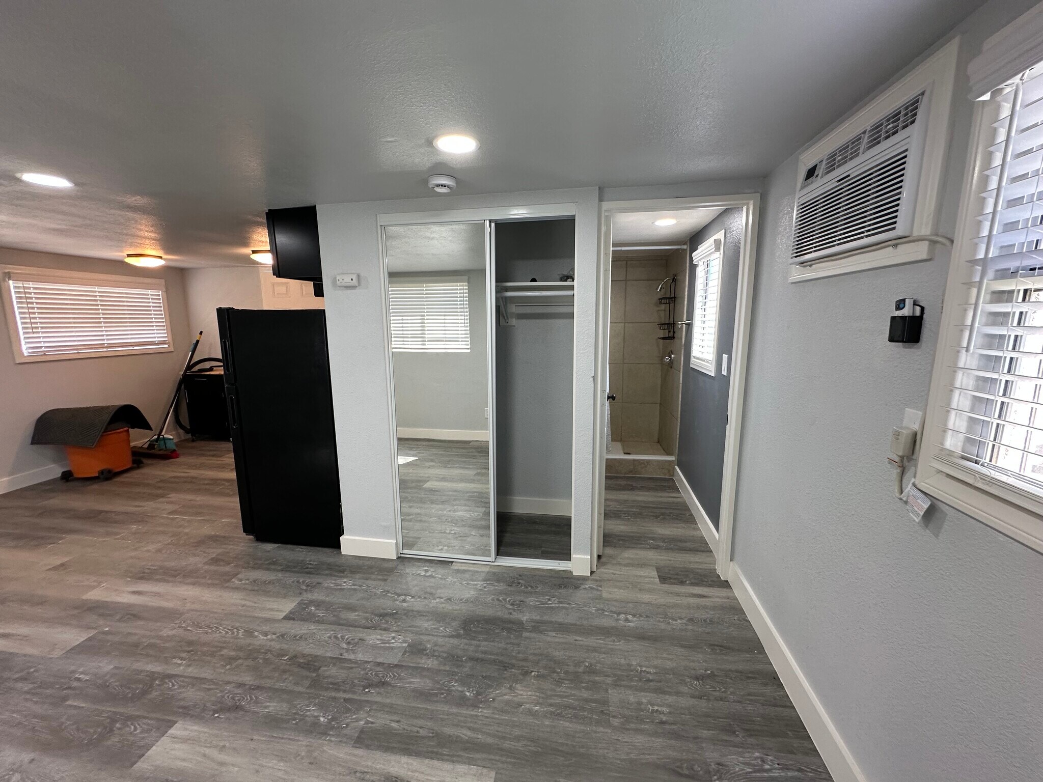 Building Photo - 814 Edgar Ave