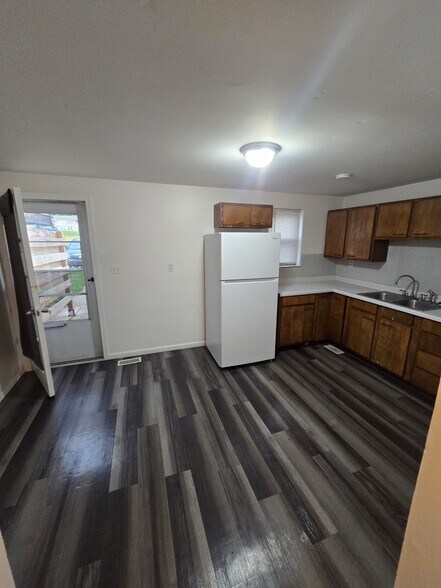 Building Photo - 6538-6552-6552 Conway Dr