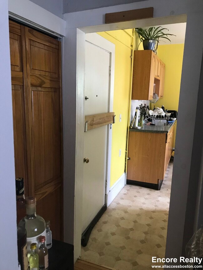 Building Photo - 4 Watson St