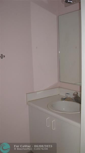 Building Photo - 1348 Veracruz Ln